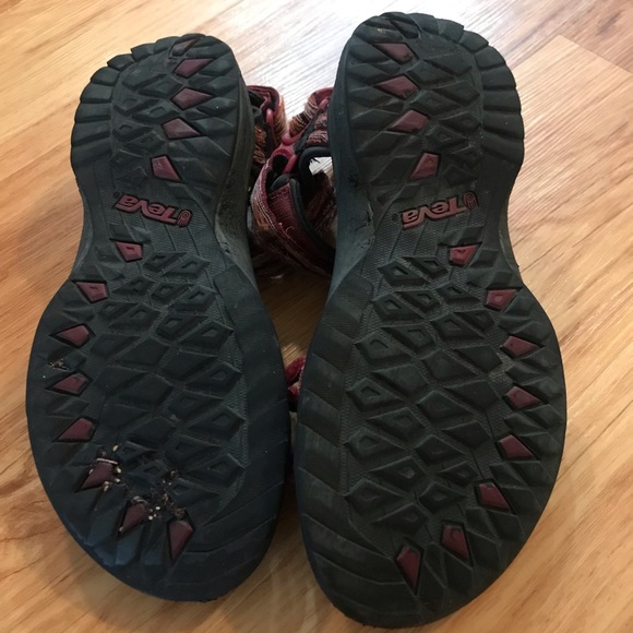 Tevas - Picture 4 of 4